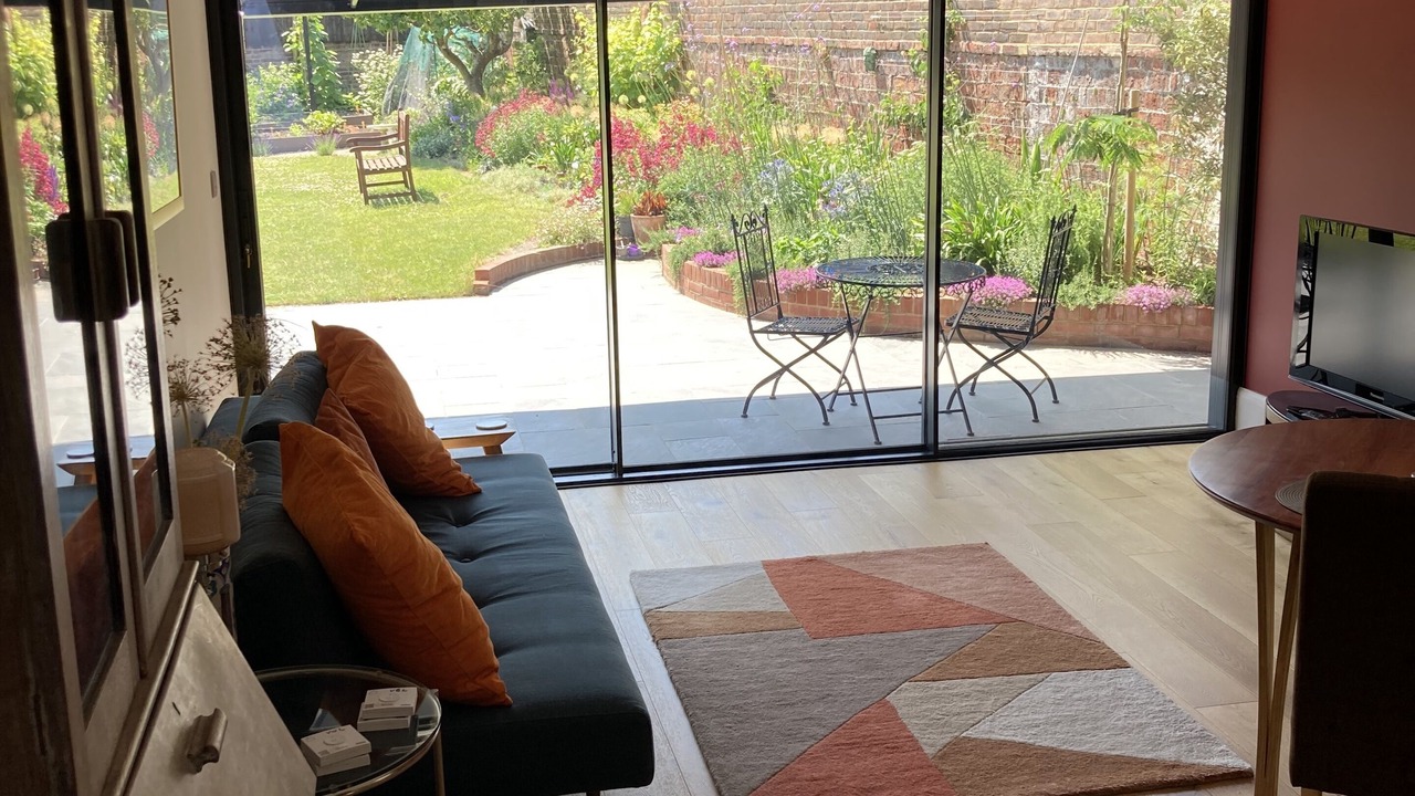 Photo of Livingroom in Eastbourne City Centre