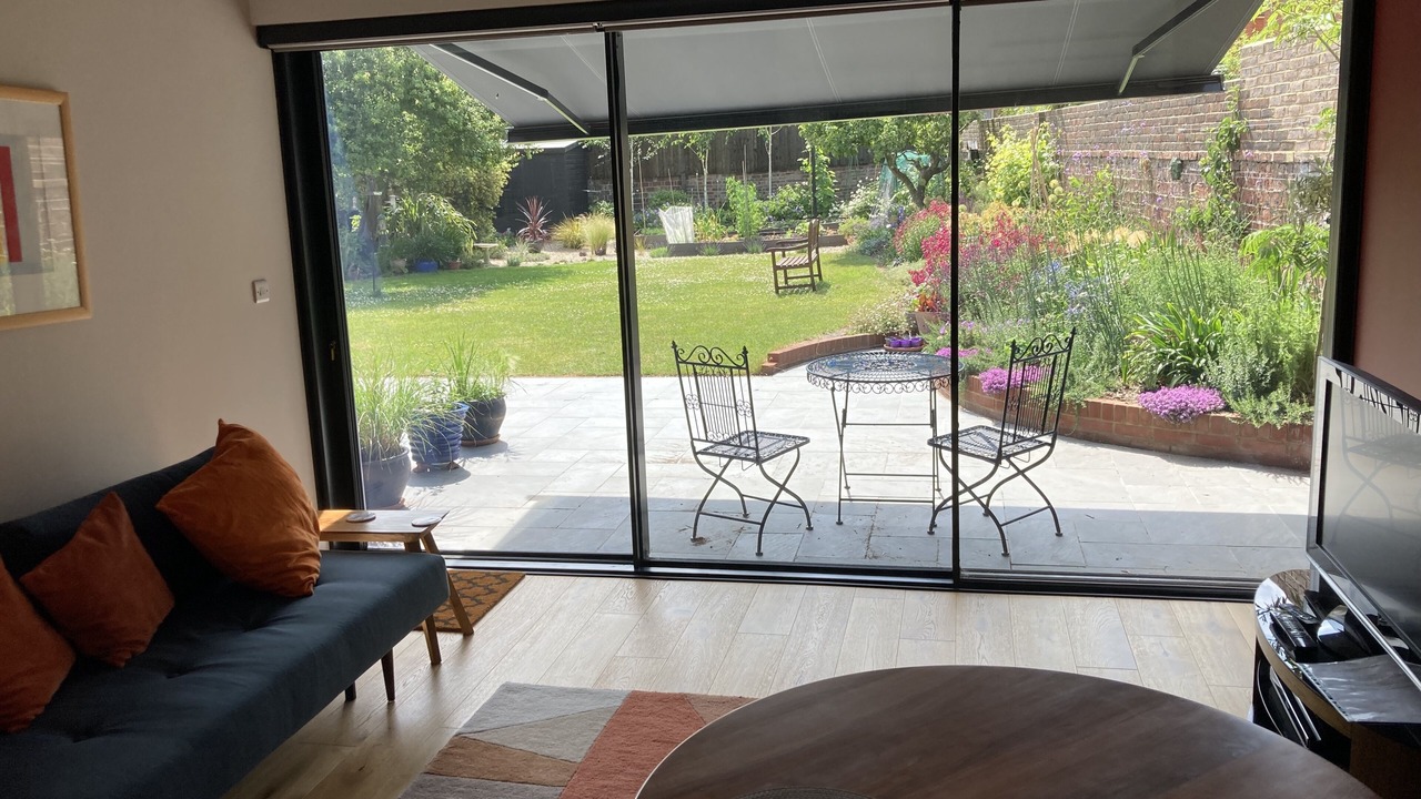 Photo of Livingroom in Eastbourne City Centre