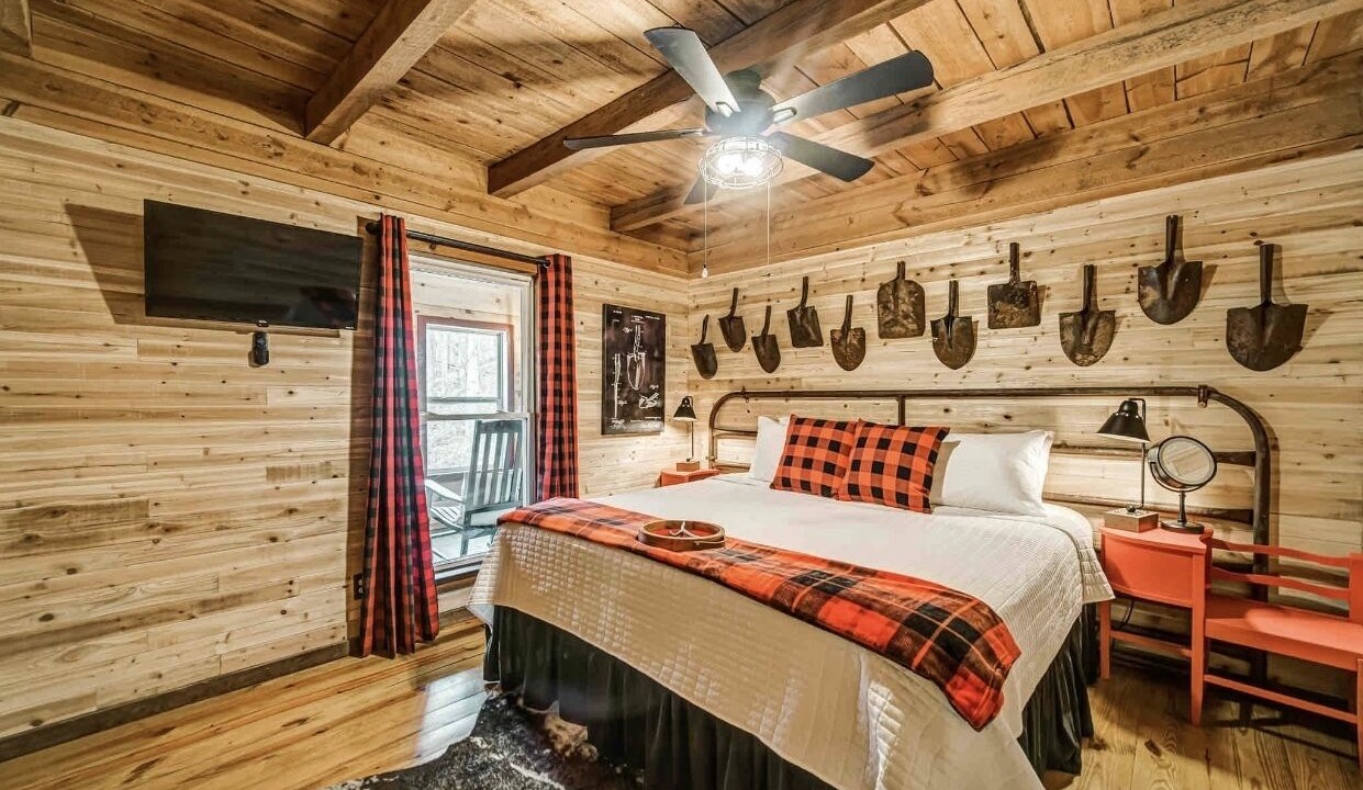 Photo of Bedroom in Dahlonega