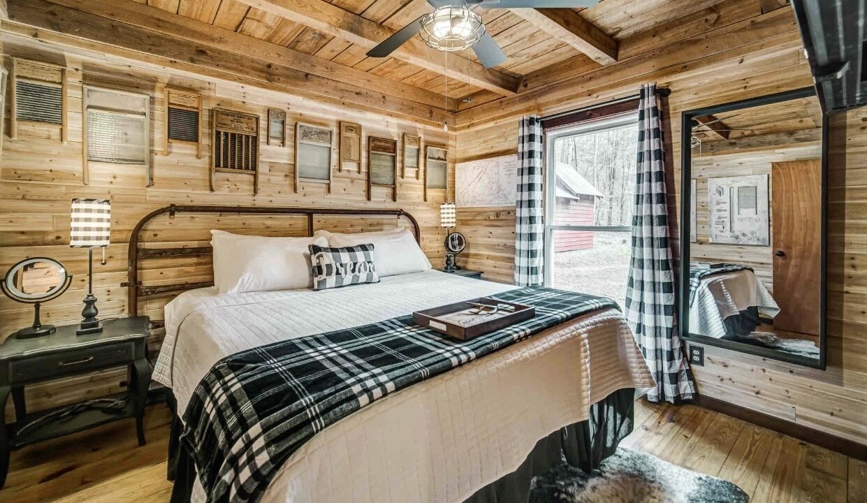 Photo of Bedroom in Dahlonega
