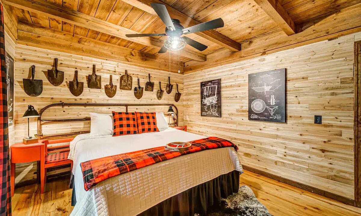 Photo of Bedroom in Dahlonega