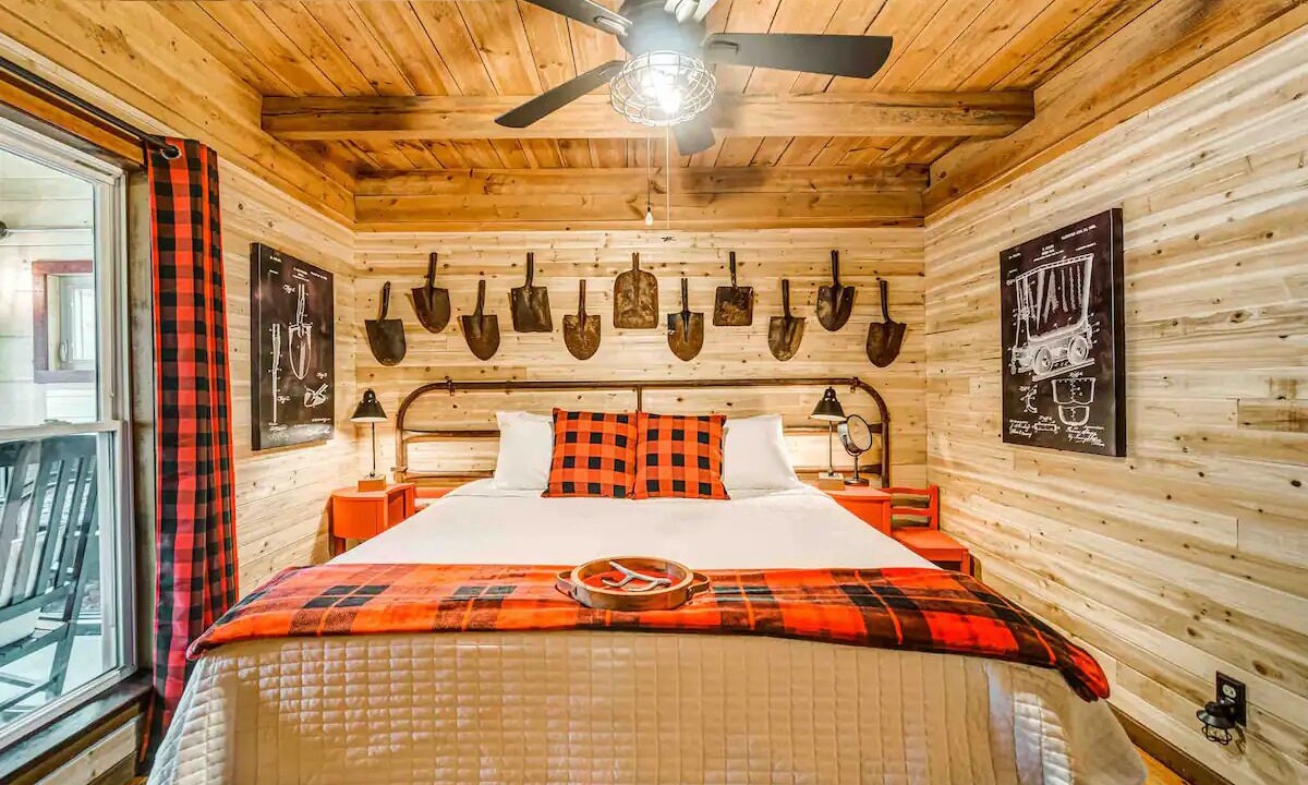 Photo of Bedroom in Dahlonega