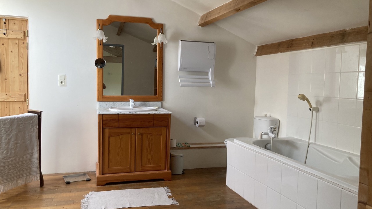 Photo of Bathroom in Lebreil