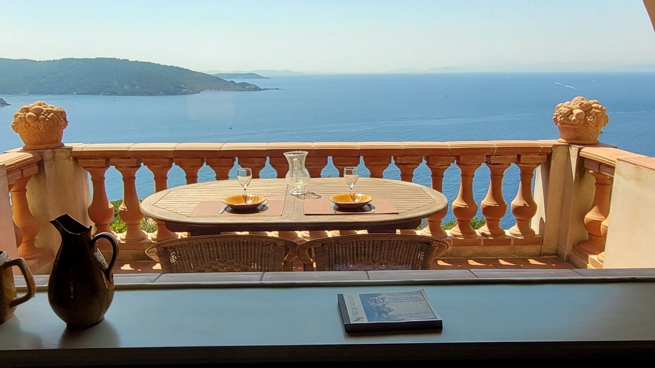 Photo of Patio Balcony in Ile du Levant
