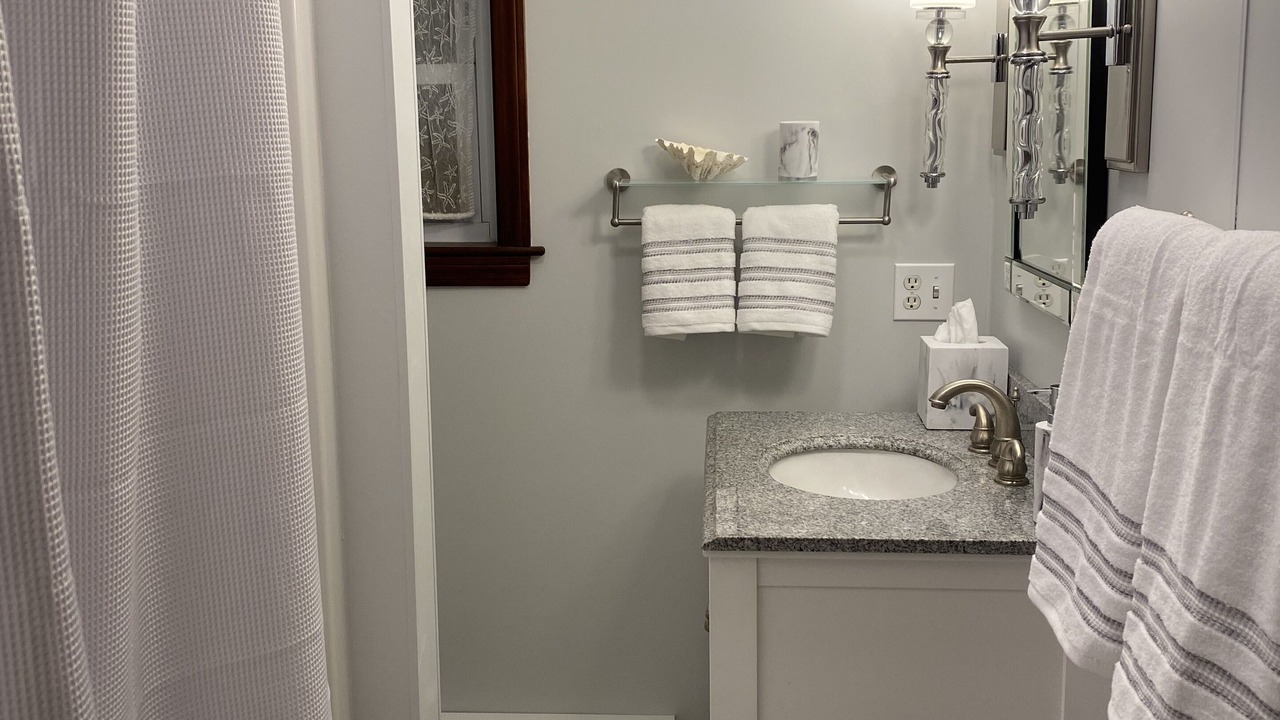 Photo of Bathroom in Tom Nevers