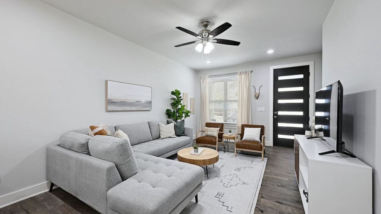Photo of Livingroom in Point Venture