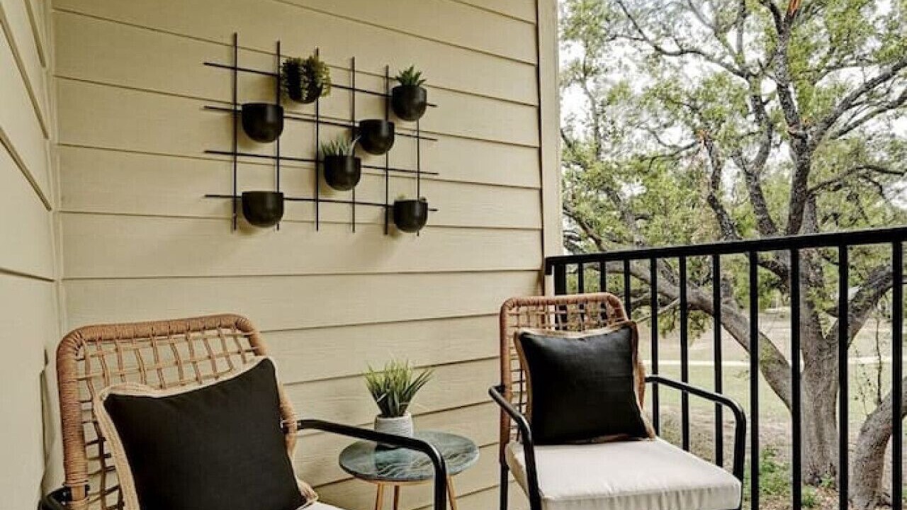 Photo of Patio Balcony in Point Venture