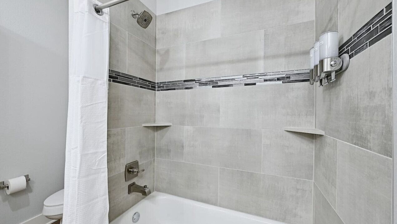 Photo of Bathroom in Point Venture