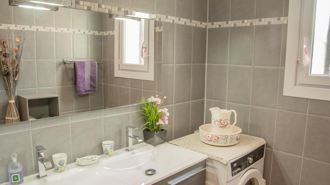Photo of Bathroom in Uchaux
