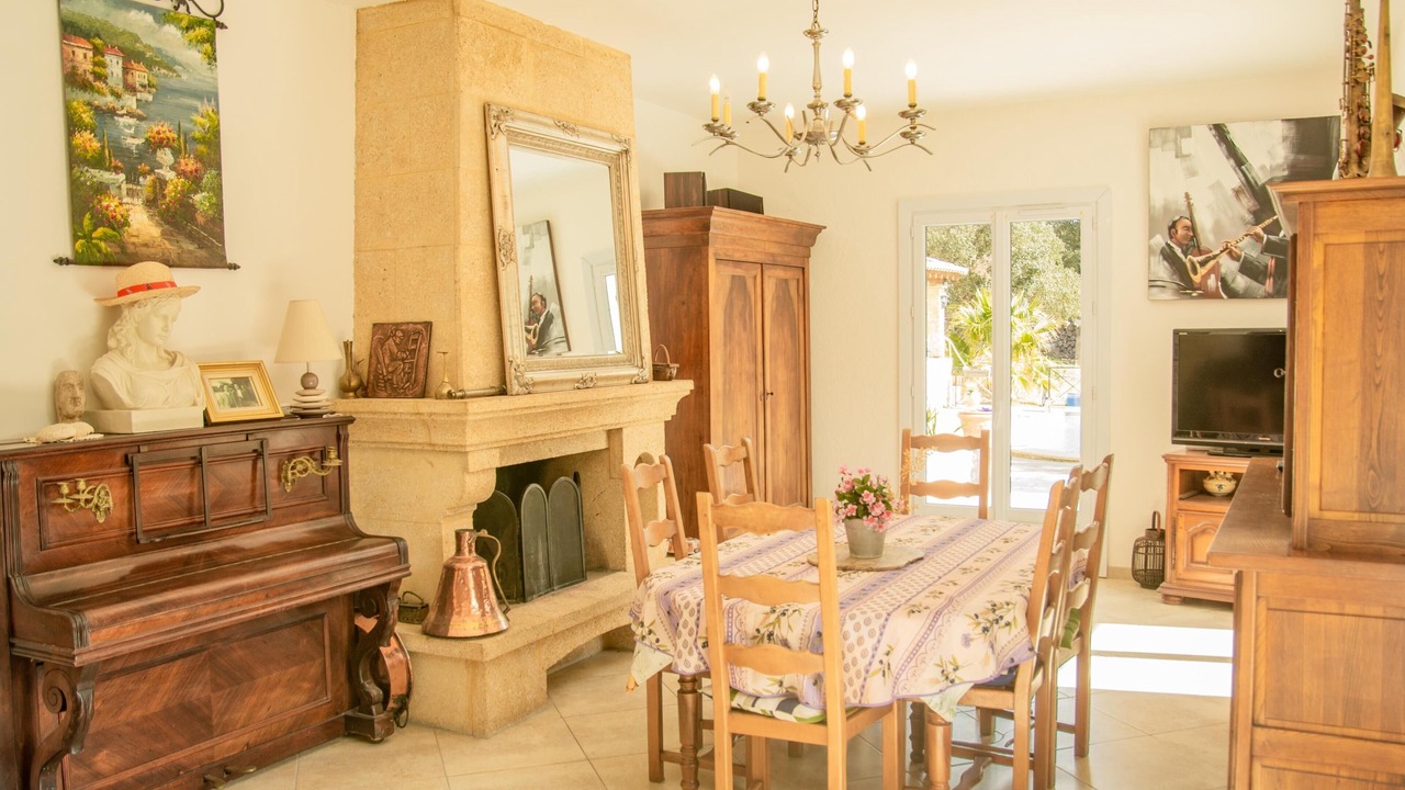 Photo of Livingroom in Uchaux