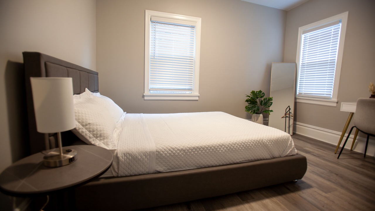 Photo of Bedroom in Downtown Niagara Falls
