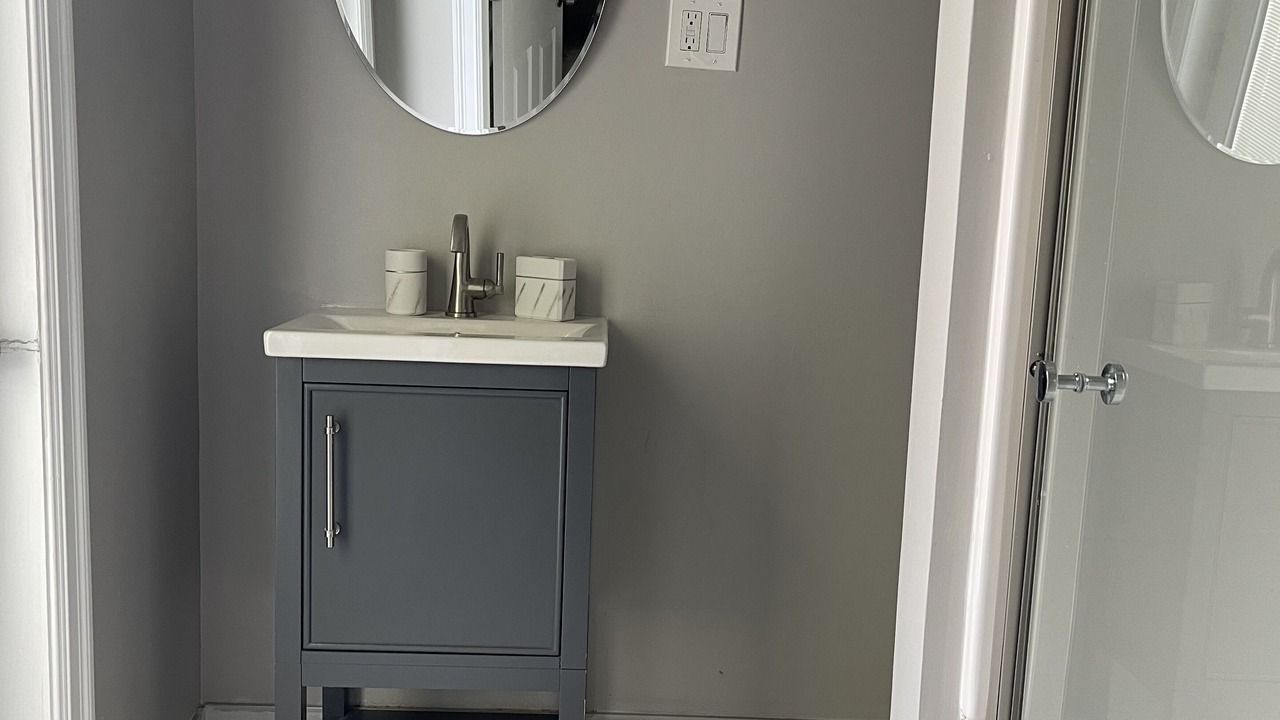 Photo of Bathroom in Downtown Niagara Falls