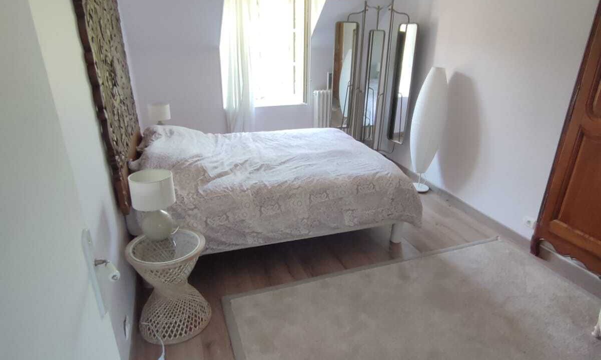 Photo of Bedroom in Saint-Laurent-en-Gatines