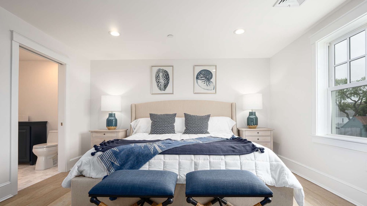 Photo of Bedroom in Plymouth Cultural District