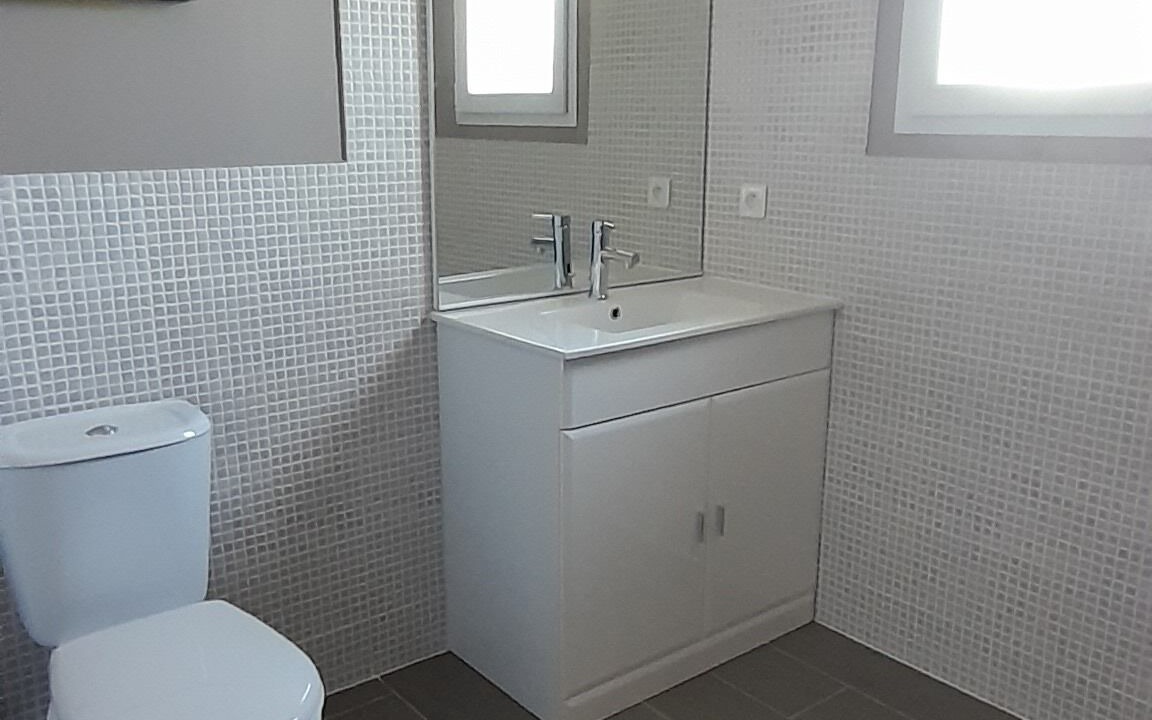Photo of Bathroom in Pouzolles