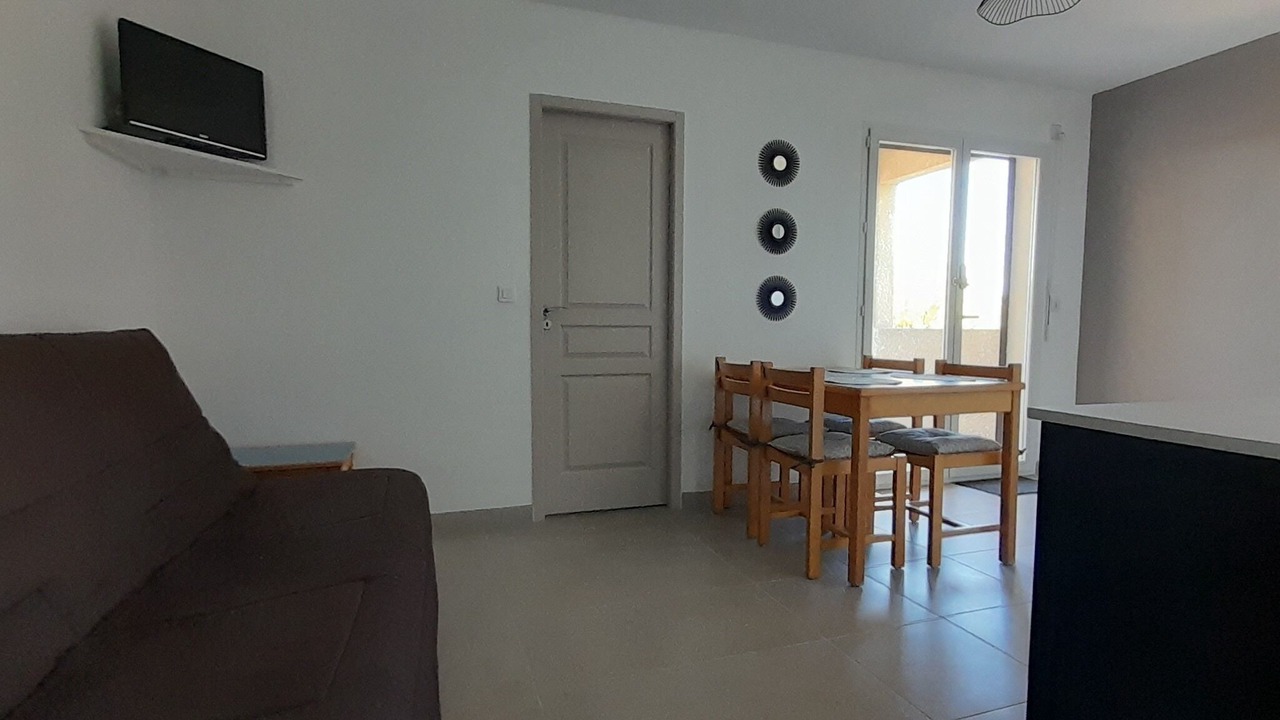 Photo of Livingroom in Pouzolles
