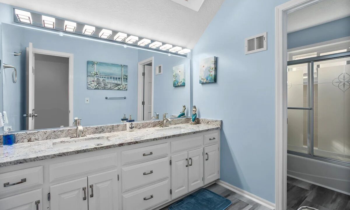 Photo of Bathroom in Overland Park