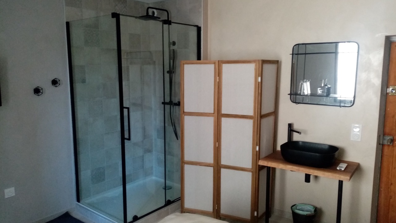 Photo of Bathroom in Montaren-et-Saint-Mediers