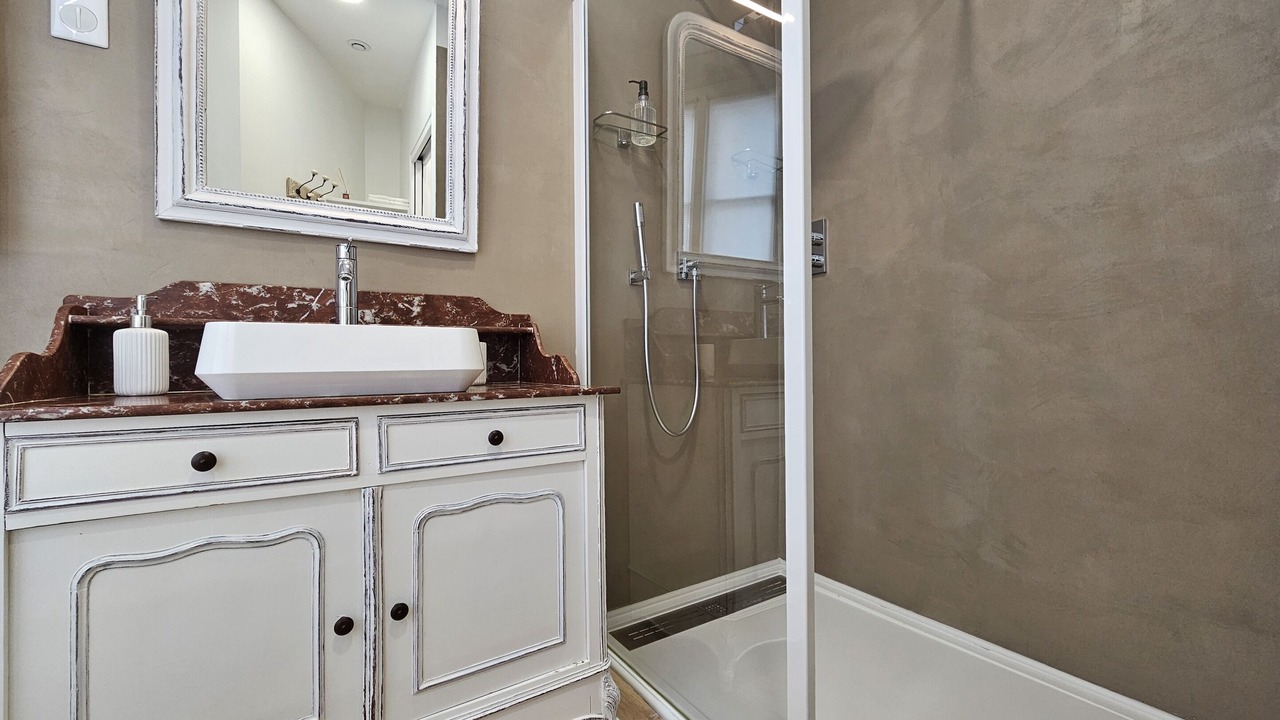 Photo of Bathroom in Troyes