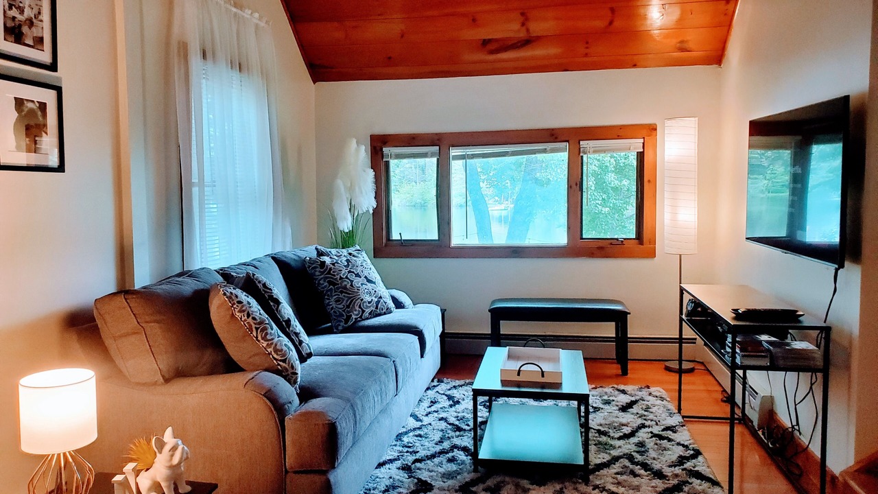 Photo of Livingroom in Epsom