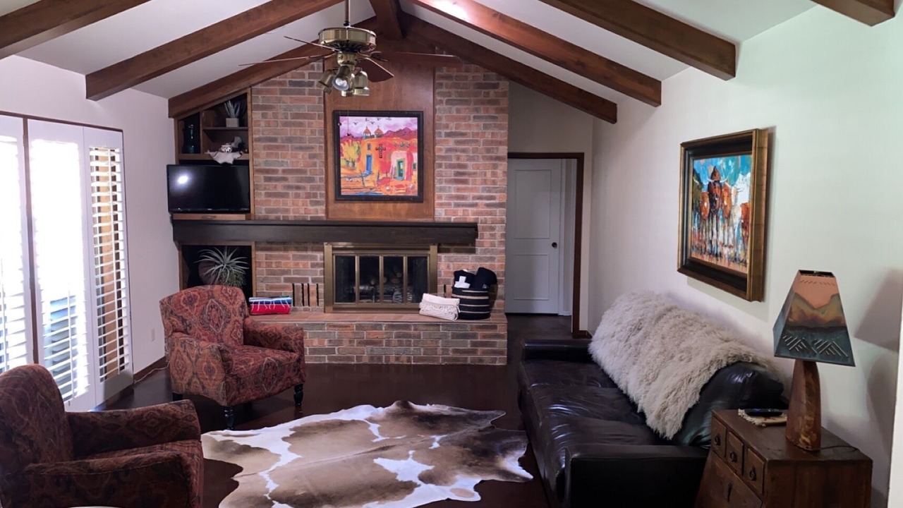 Photo of Livingroom in Duncan