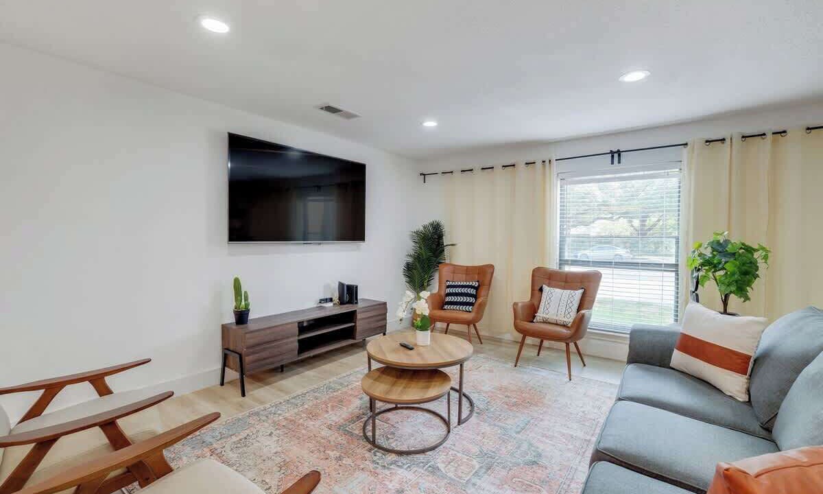 Photo of Livingroom in Northwest Dallas