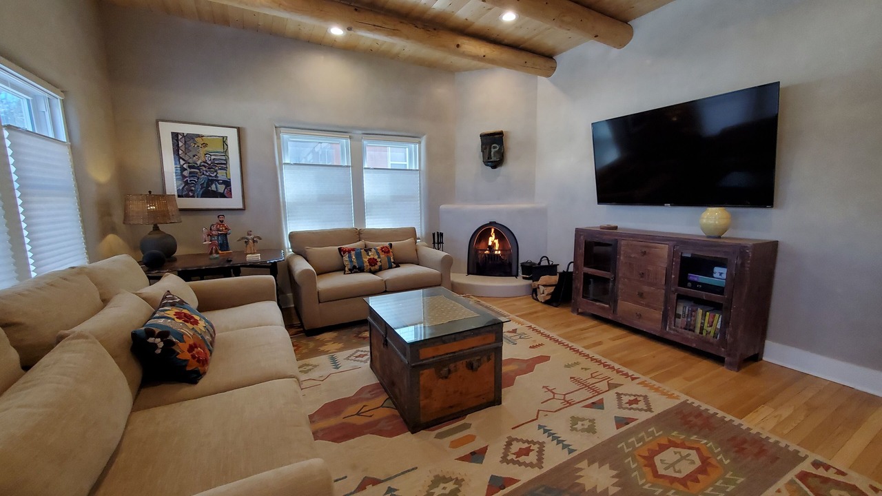 Photo of Livingroom in South Capitol