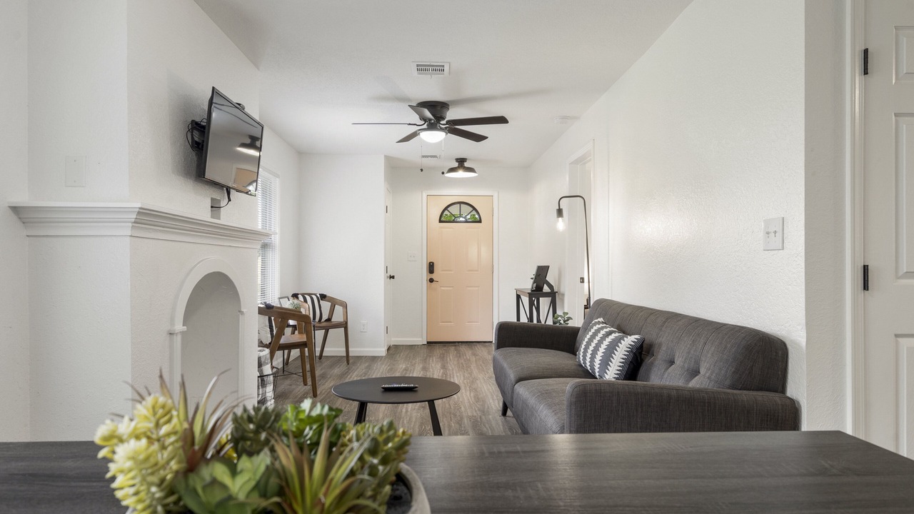 Photo of Livingroom in Owasso
