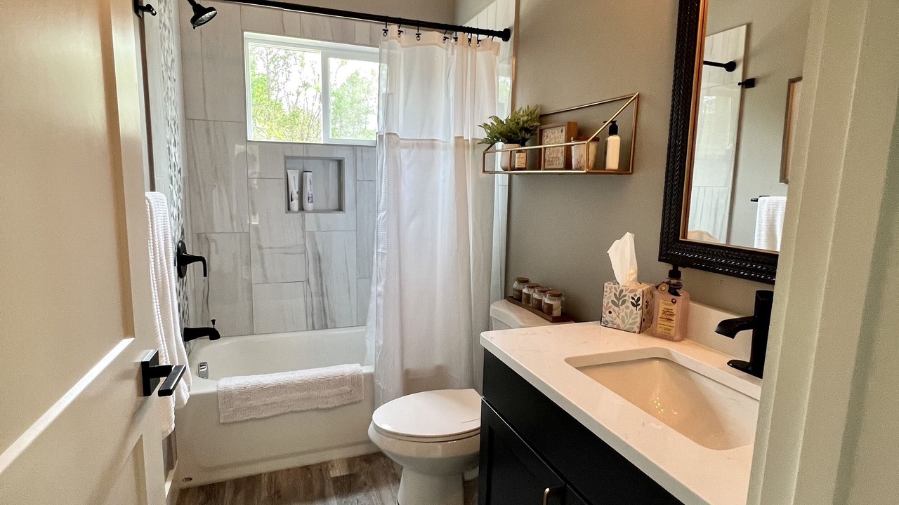 Photo of Bathroom in Lenoir City