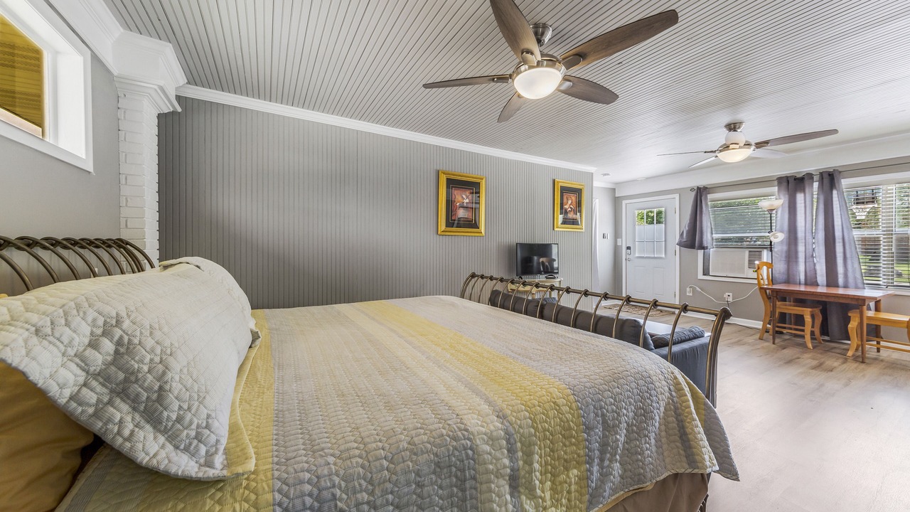 Photo of Bedroom in Breaux Bridge