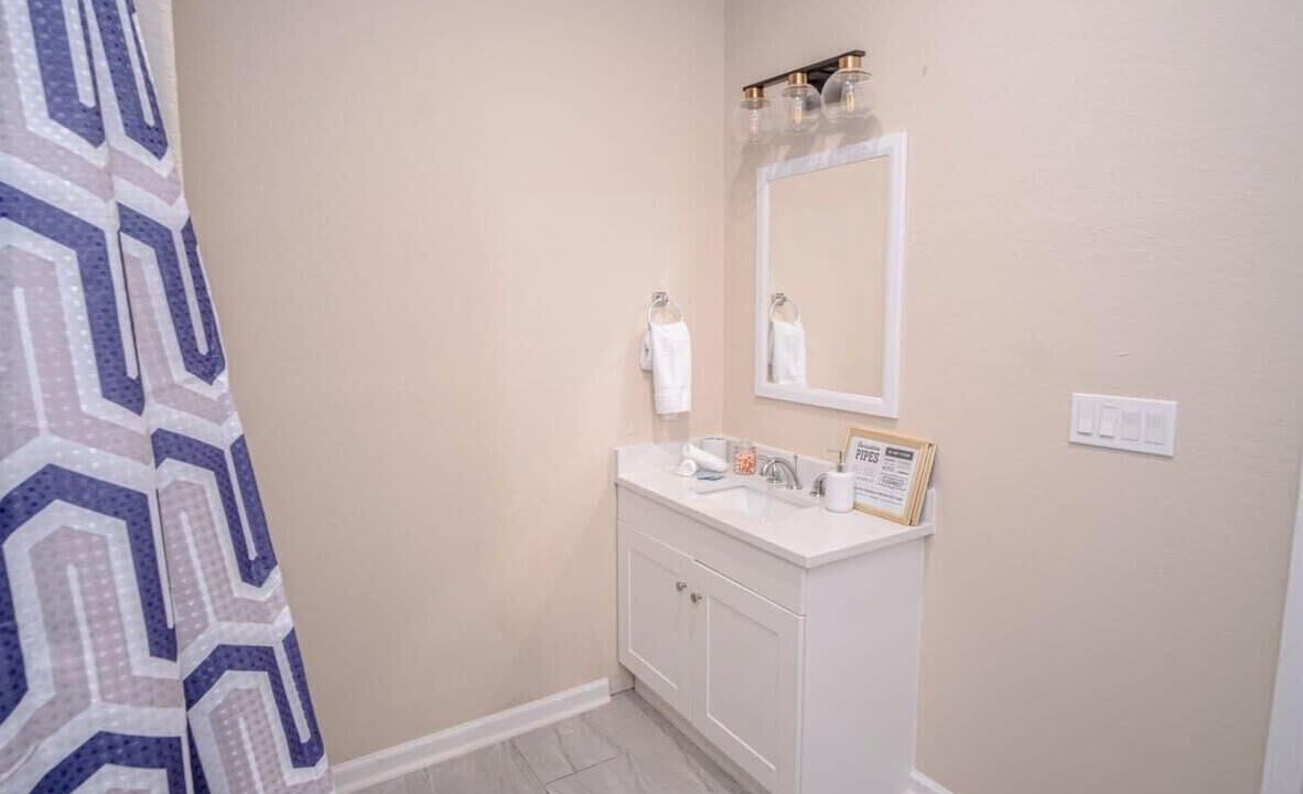 Photo of Bathroom in Nevada Street