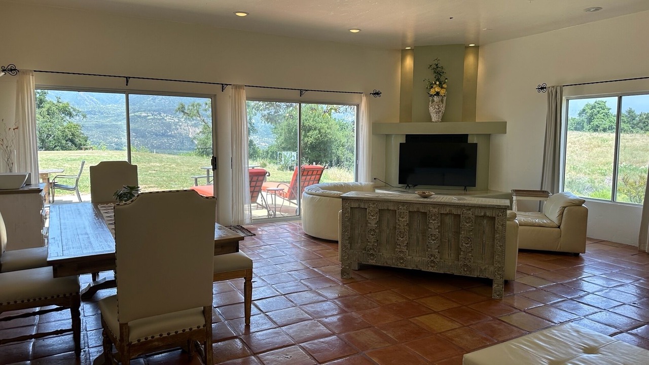 Photo of Livingroom in Ventura County
