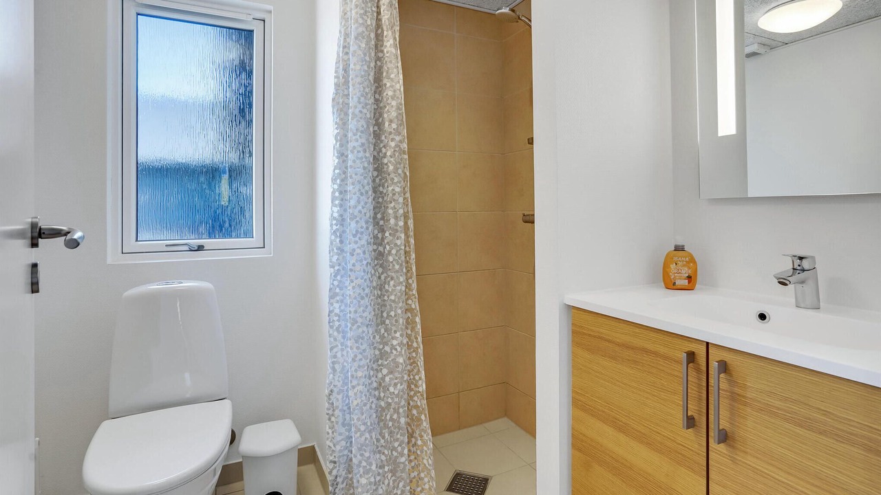 Photo of Bathroom in Mommark Strand