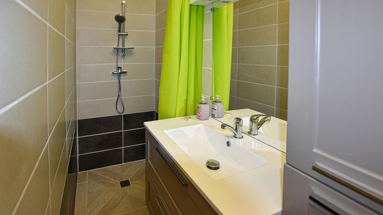 Photo of Bathroom in Nyons