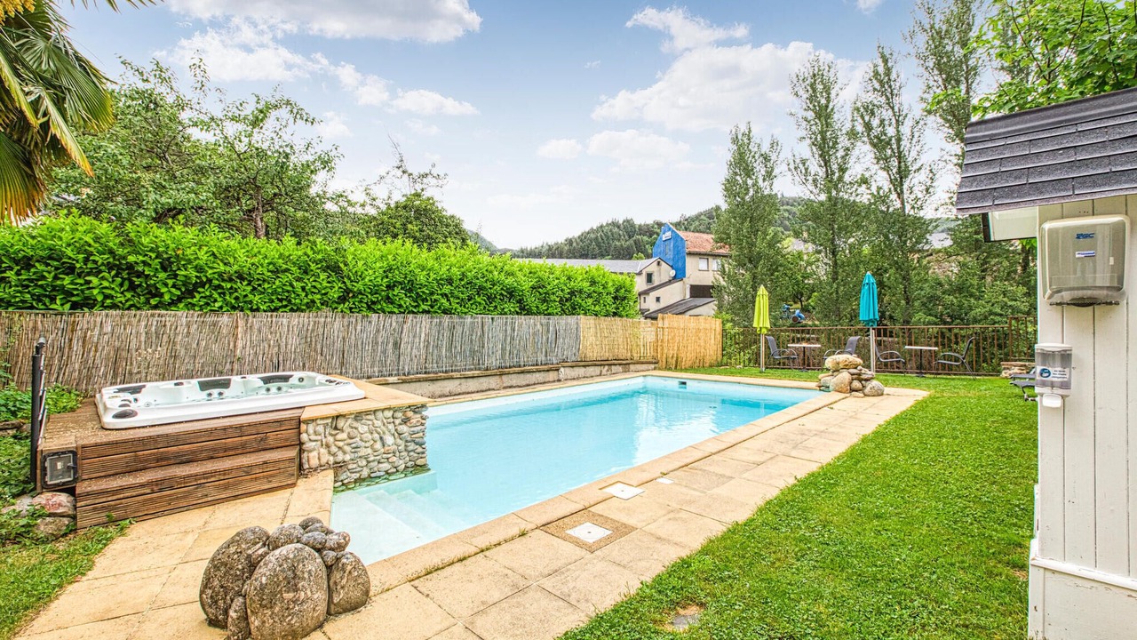 Photo of Outdoor in Saint-Jean-du-Bruel
