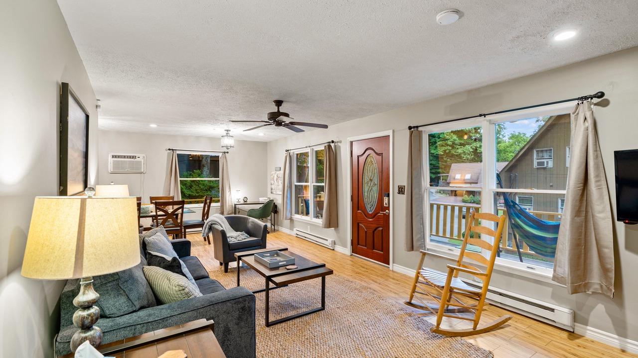 Photo of Livingroom in Chimney Rock