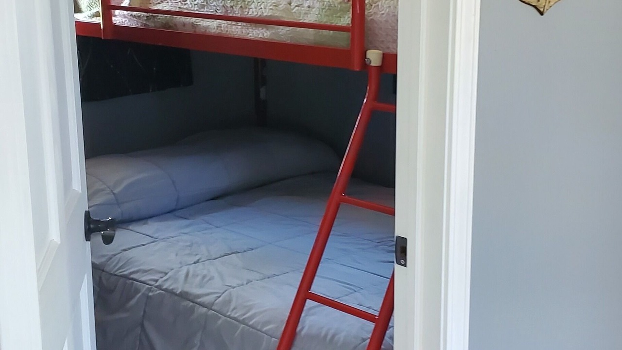Photo of Bedroom in Quincy