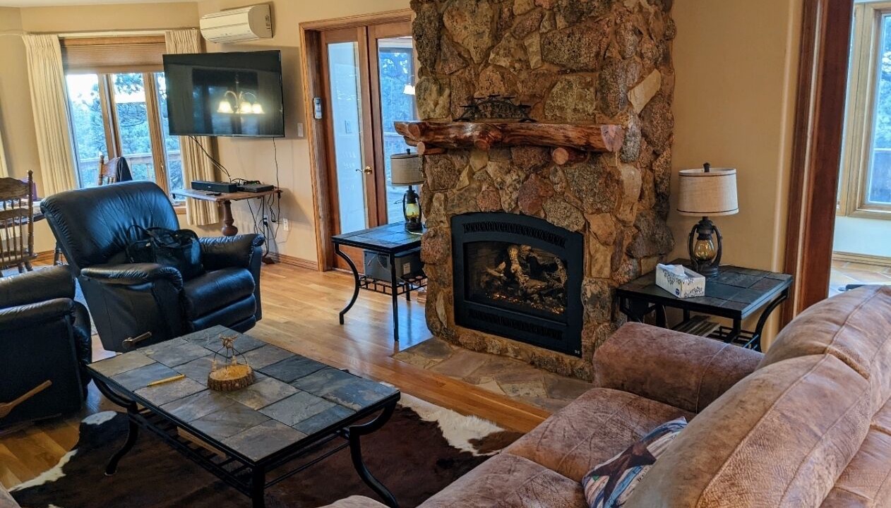 Photo of Livingroom in Granite Canon