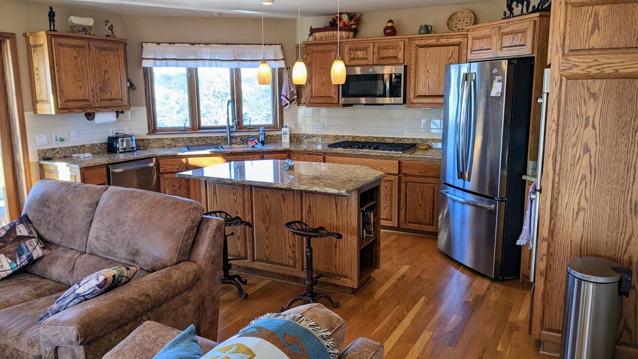 Photo of Kitchen in Granite Canon