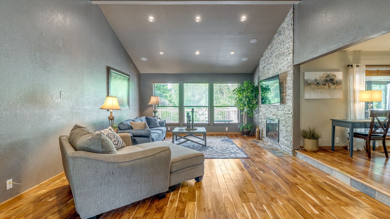 Photo of Livingroom in Edmond