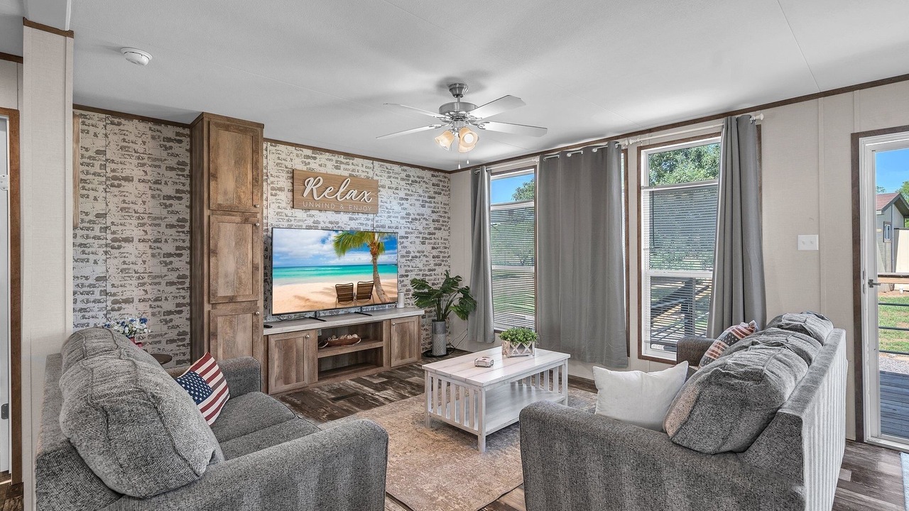Photo of Livingroom in Converse