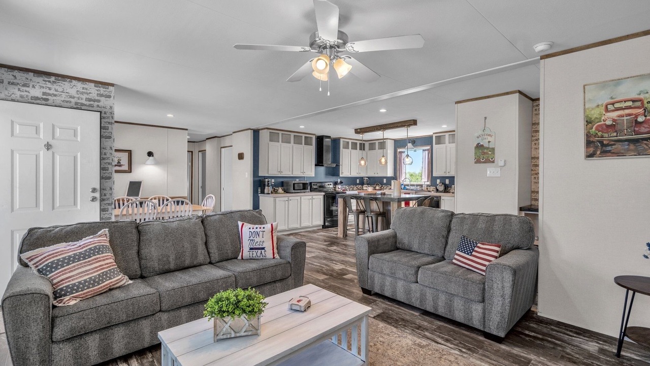 Photo of Livingroom in Converse