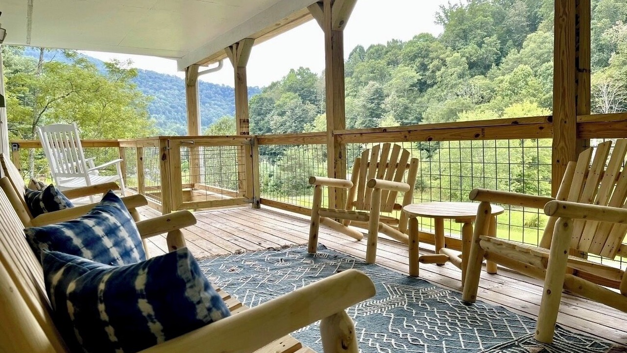 Photo of Patio Balcony in Wolf Laurel