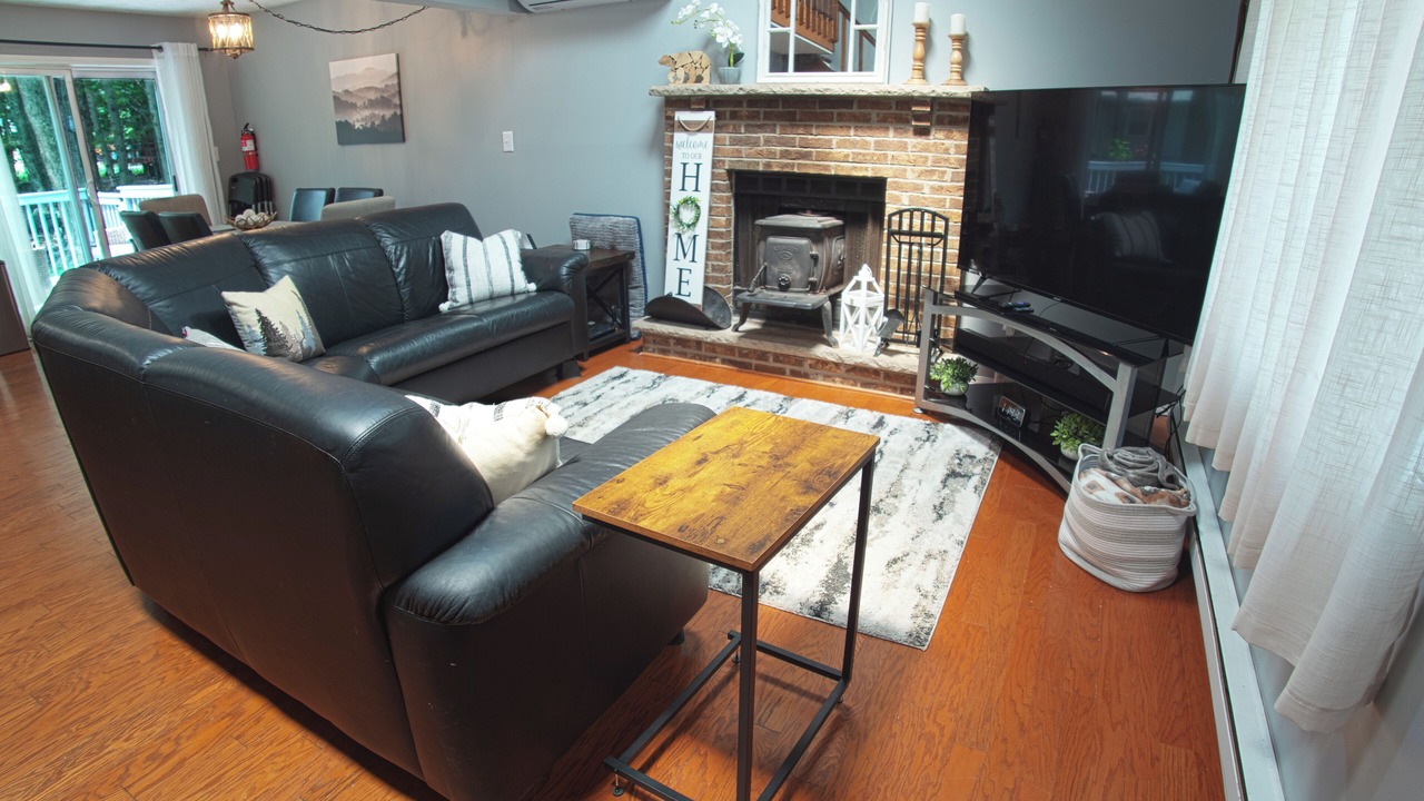 Photo of Livingroom in Tobyhanna