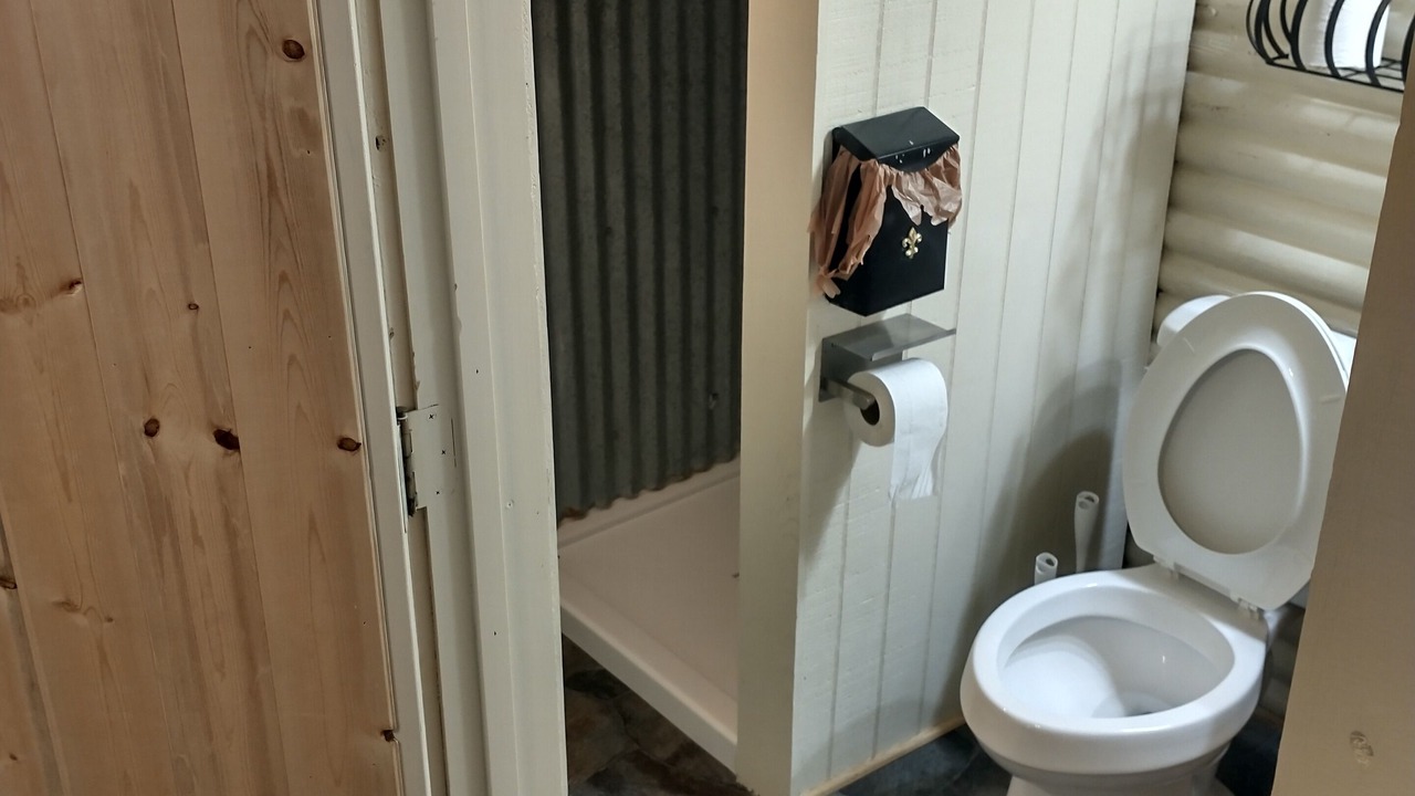 Photo of Bathroom in Seven Points