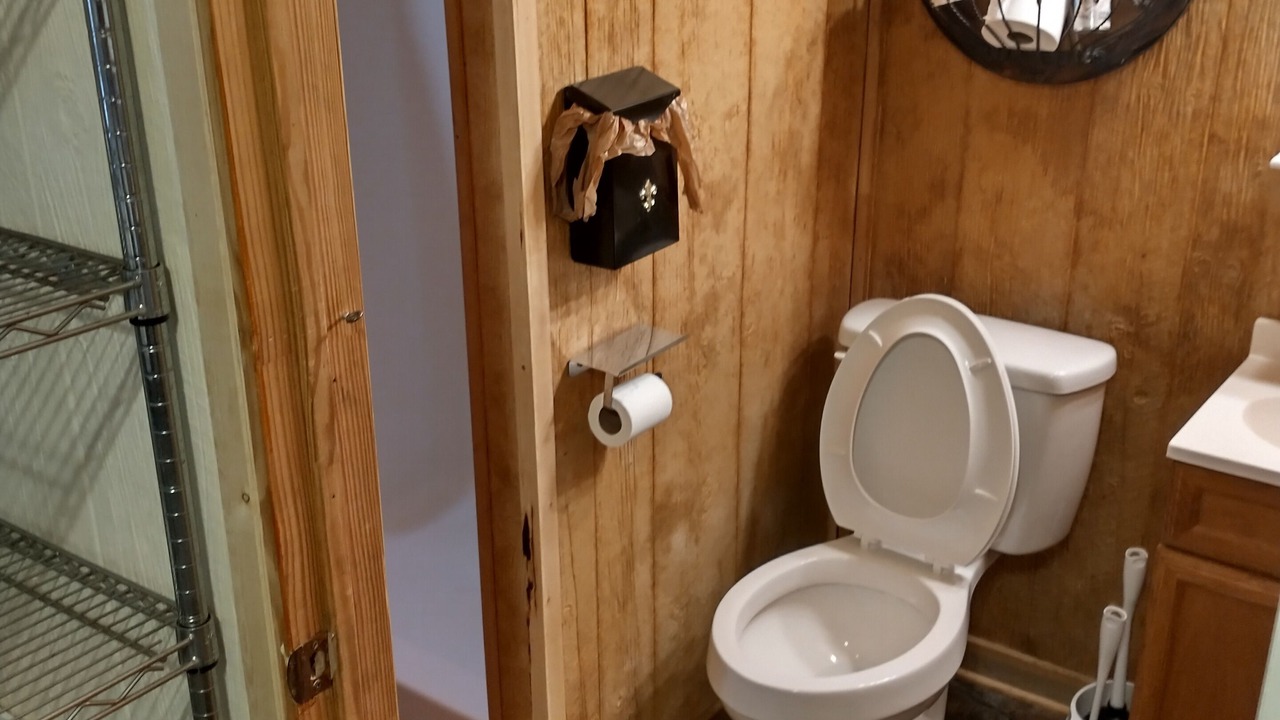 Photo of Bathroom in Seven Points
