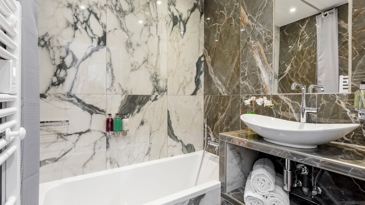 Photo of Bathroom in Arsenal