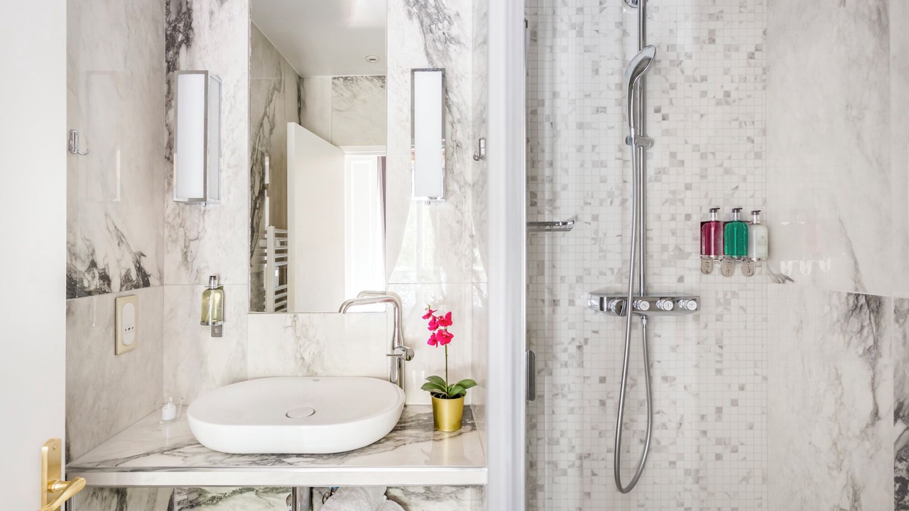 Photo of Bathroom in Arsenal