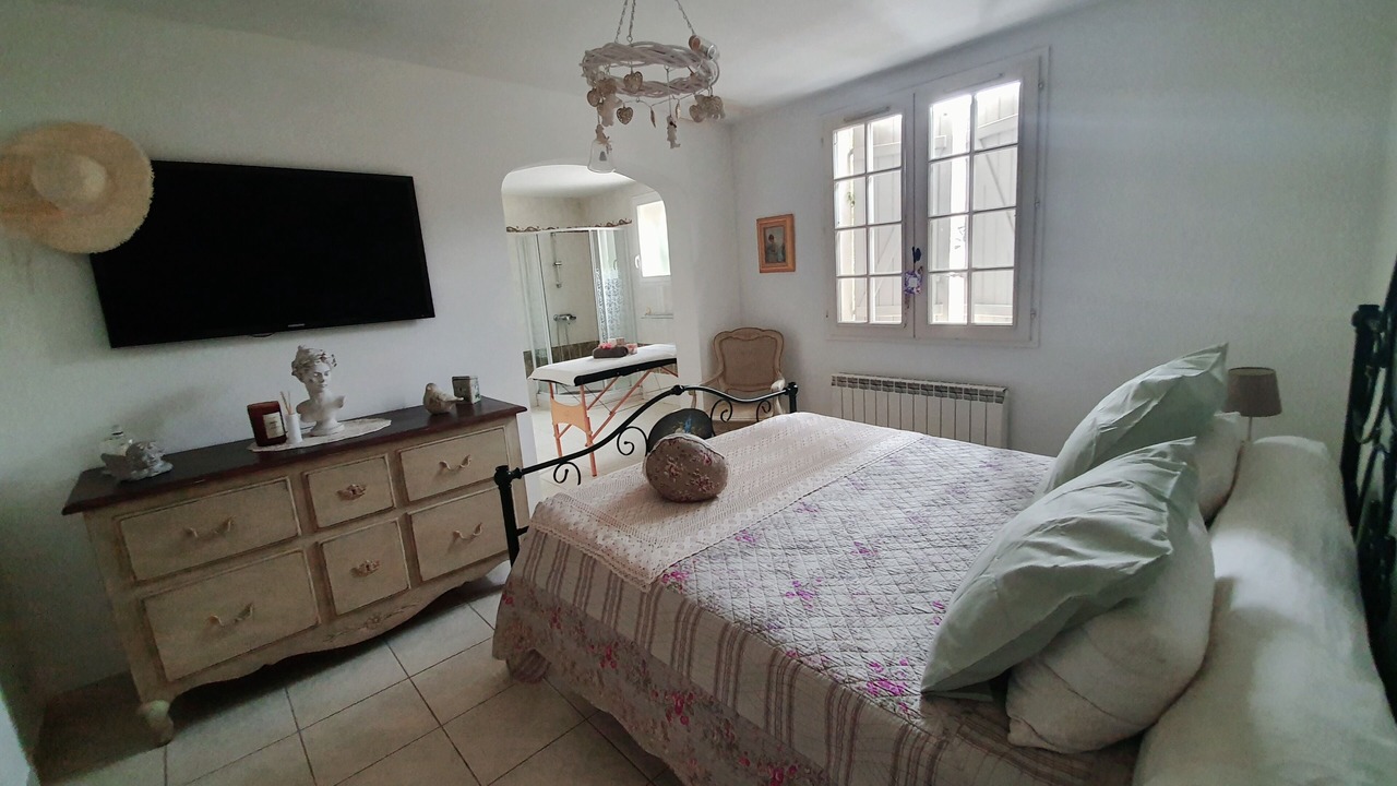 Photo of Bedroom in Chateauneuf-les-Martigues
