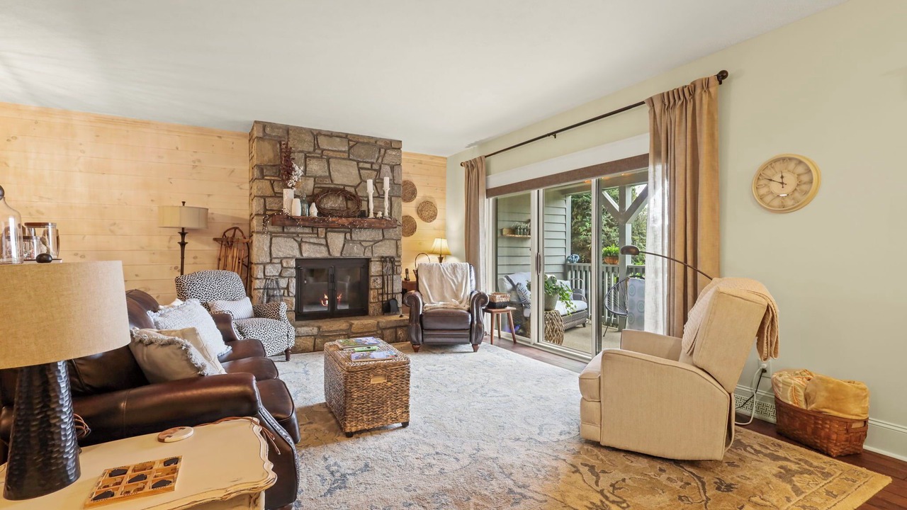 Photo of Livingroom in Blowing Rock